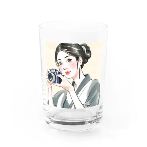 和美さん写真を撮る Water Glass