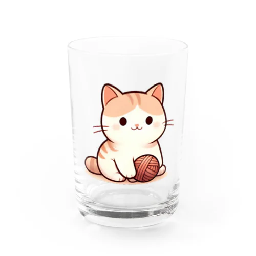 ふわふわの愛らしい猫ちゃんと毛糸玉 Water Glass