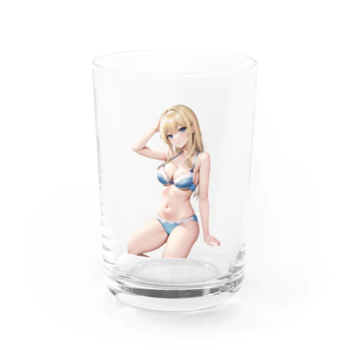 金髪の彼女が下着姿で魅了する Water Glass