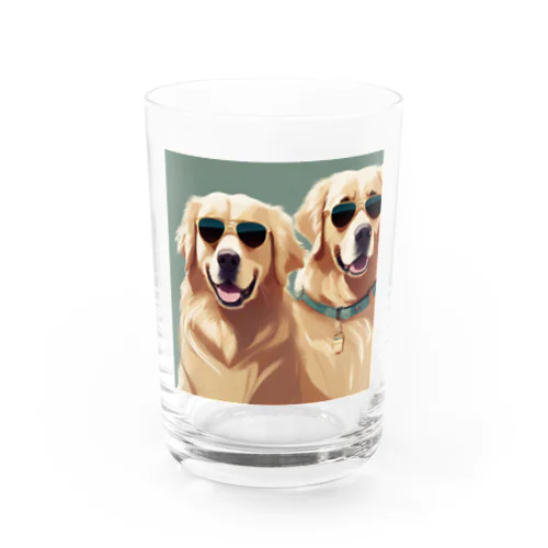 サングラスをかけているゴールデンレトリバー Water Glass