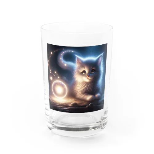 好奇心と光の絆、遊び心あふれる猫 グラス