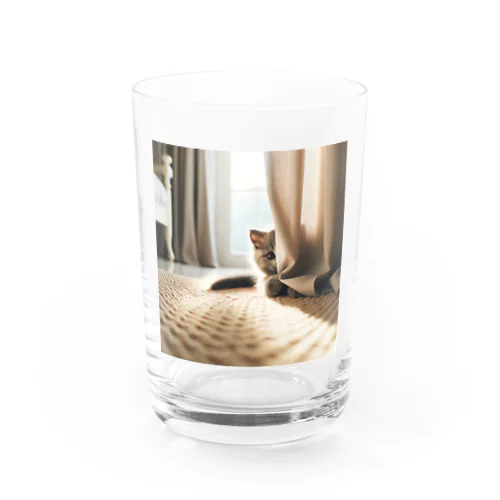 こっそりと覗き込む猫 Water Glass