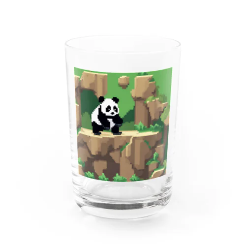 崖で遭遇したパンダ Water Glass