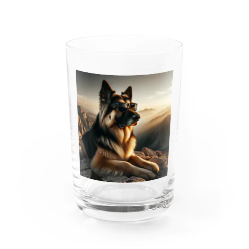 サングラスをかけた、かわいい犬 Marsa 106 Water Glass