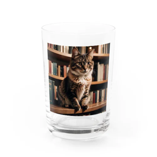書斎にたたずむ猫 グラス