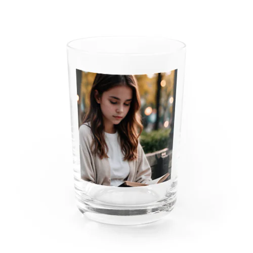 読書している少女 Water Glass