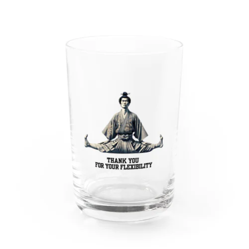 感謝を示す男 Water Glass