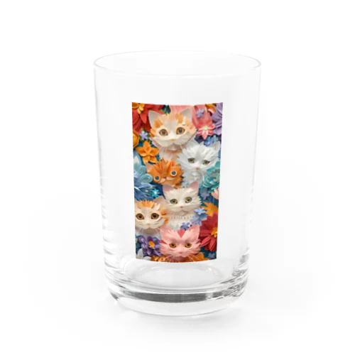 かわいい猫ちゃんたちが3Dの紙細工のように立体的に描かれたアート Water Glass