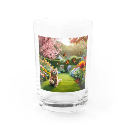 猫 in 花園 Water Glass