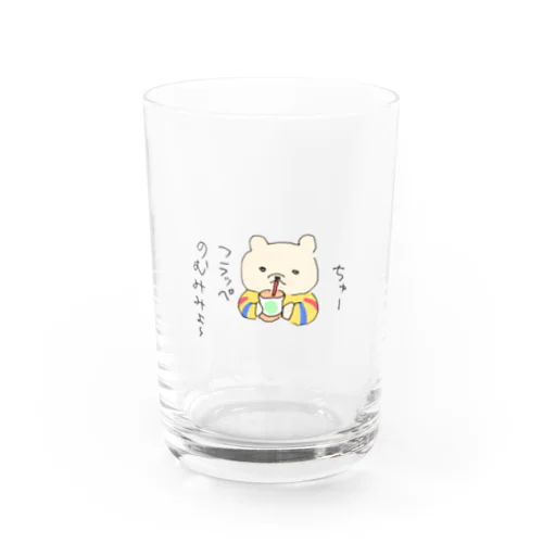 フラッペを飲むみみちゃん グラス