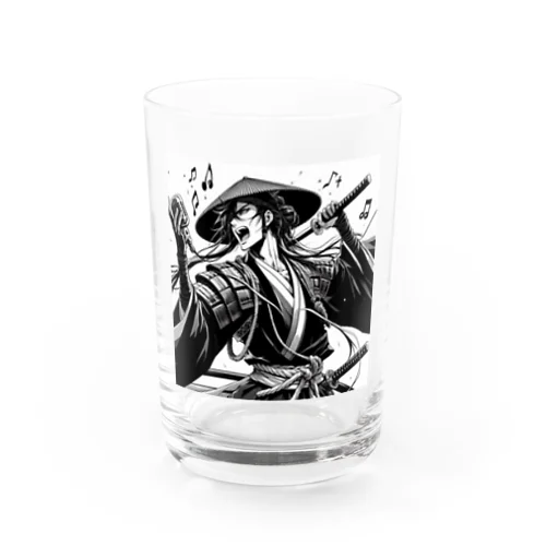 熱唱侍 Water Glass