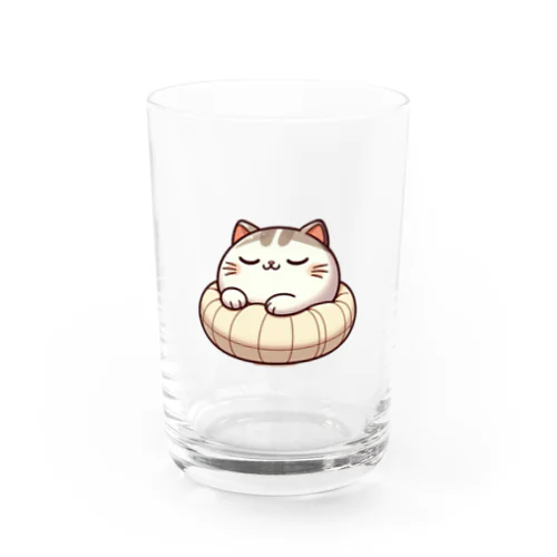 かわいい猫の眠りまる Water Glass