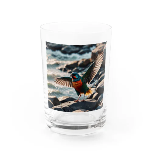 波打ち際で羽ばたく色鮮やかな鳥 Water Glass