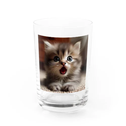 ビックリした子猫 Water Glass