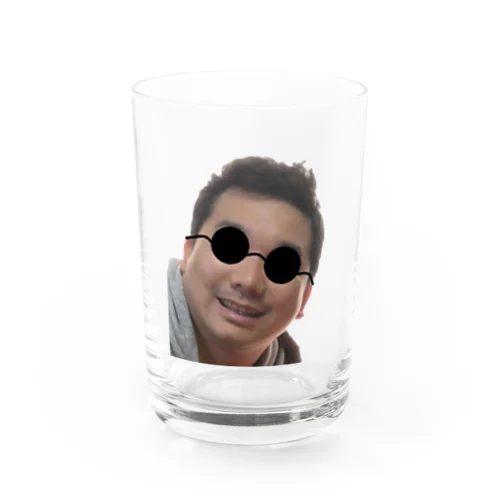 サングラスの微笑み Water Glass