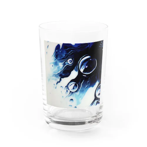 floating noir Water Glass