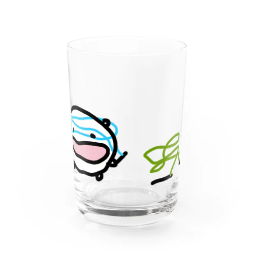 縄跳びが絡まるねこです Water Glass