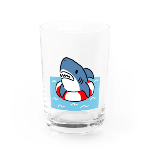 うきわでうかぶサメ Water Glass