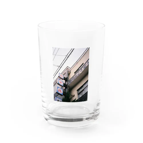 古いホテル Water Glass