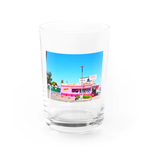 ピンクでポップなお店 Water Glass