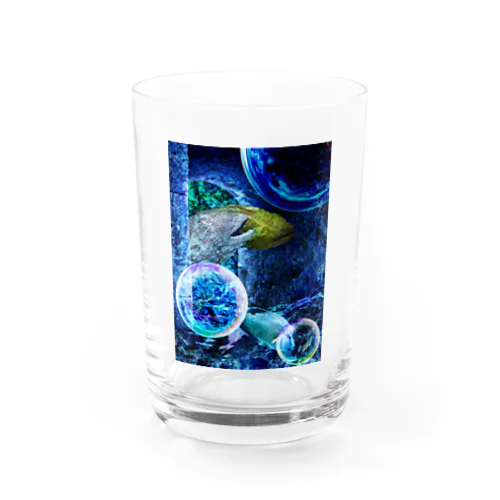 水底の遺跡  ( ウツボ ) グラス