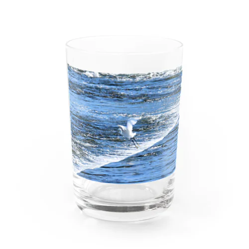 サギの飛びだつ様 Water Glass