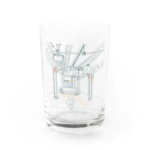 駅のホームが好きなトラ猫トラにゃん Water Glass