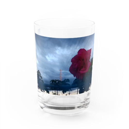 曇り空に咲く Water Glass