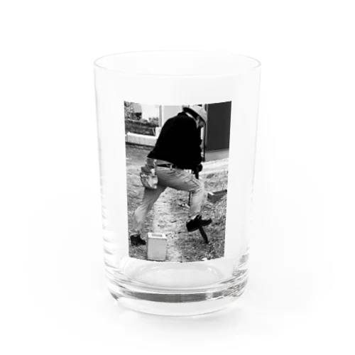 穴を掘る人 Water Glass