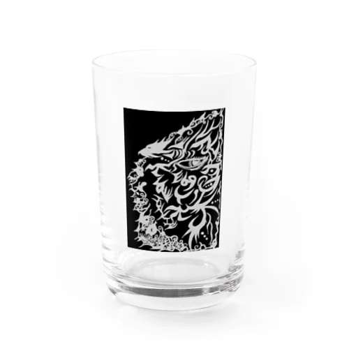 龍 Water Glass