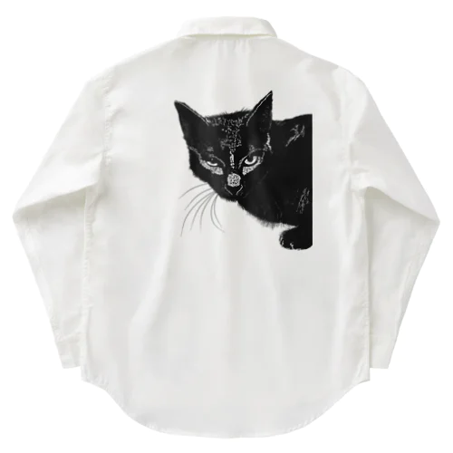 カッコよく覗きに来た黒猫 Work Shirt