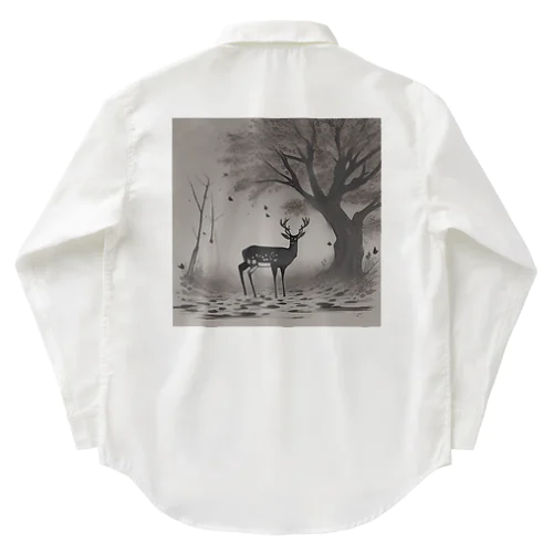 鹿と枯れ葉 Work Shirt