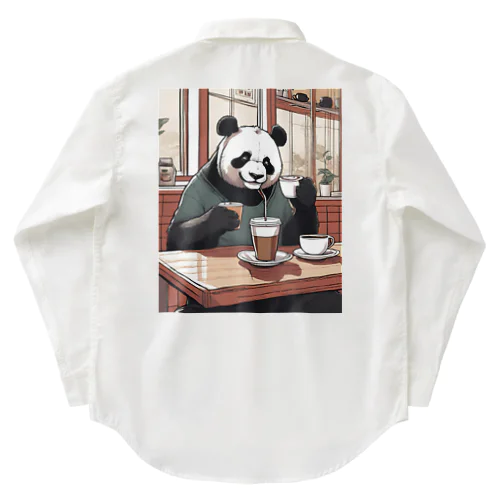 喫茶店でコーヒーを飲むパンダ Work Shirt