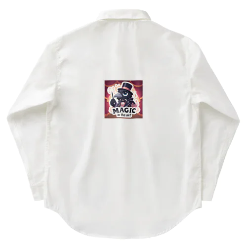 魅惑的な魔法をかけるダンディーなカラス Work Shirt