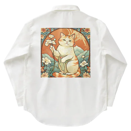 幸運を招いてない猫。花を持ってるだけよね Work Shirt